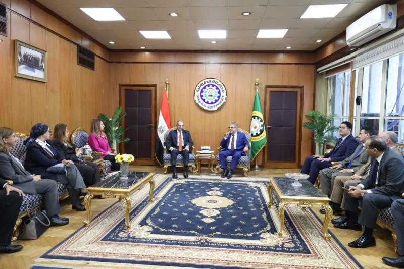 ” الاتصالات ” : مشروع إحلال الشبكة النحاسية بالألياف الضوئية بالمنصورة يستهدف تحويل 118671 عميل