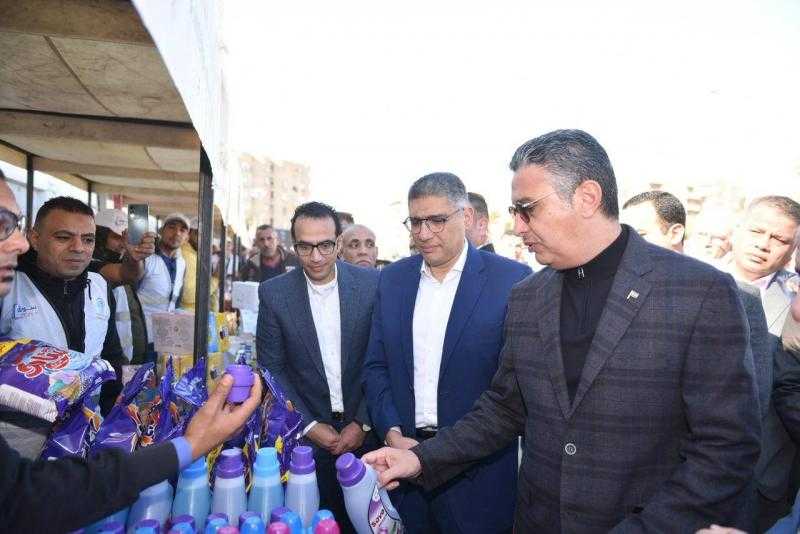 وزير التموين ومحافظ الجيزة يفتتحان سوق اليوم الواحد بمنطقة حدائق الأهرام