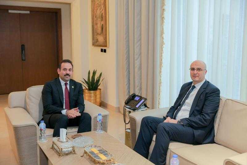 ” شمروخ  ” يبحث مع رئيس جهاز مستقبل مصر دعم البنية التحتية الذكية للمشروعات التنموية