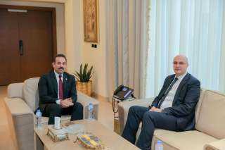 ” شمروخ  ” يبحث مع رئيس جهاز مستقبل مصر دعم البنية التحتية الذكية للمشروعات التنموية