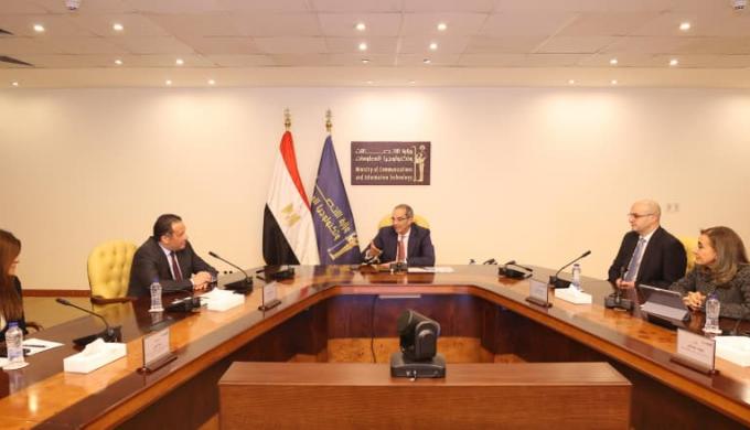 وزير الاتصالات : نشر 317 وحدة تشخيص عن بُعد وتوفير الربط الرقمى بين المستشفيات المركزية والجامعية والوحدات الصحية بالمناطق النائية