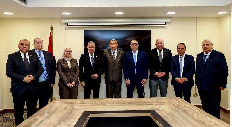 رئيس البنك الزراعي المصري يلتقي أعضاء لجنة الزراعة بمجلس الشيوخ لبحث جهود التنمية الزراعية ودعم صغار المزارعين