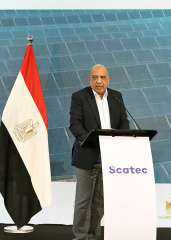 رئيس الوزراء يفتتح المرحلة الأولى من مشروع ”أوبيليسك لتوليد الكهرباء من الطاقة الشمسية” بنجع حمادي بقدرة 500 ميجاوات