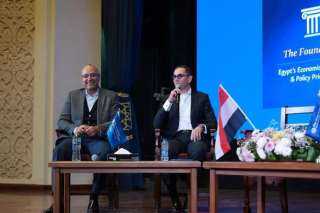 وزير الاستثمار و التجارة الخارجية يشارك في جلسة نقاشية بالجامعة الأمريكية حول ”الرؤية الاقتصادية والقيادة الاستراتيجية