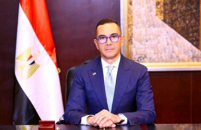 حسن الخطيب وزير الاستثمار والتجارة الخارجية يواصل جولاته الميدانية بالمحافظات لدعم وتشجيع الاستثمار المحلي