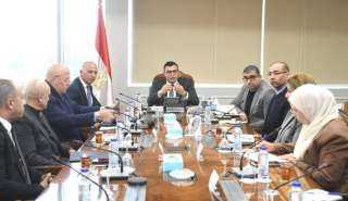 وزير الإسكان يعقد اجتماعًا مع مسئولي شركة السويدي لدفع العمل بالمشروعات التي تنفذها الشركة بالمدن الجديدة