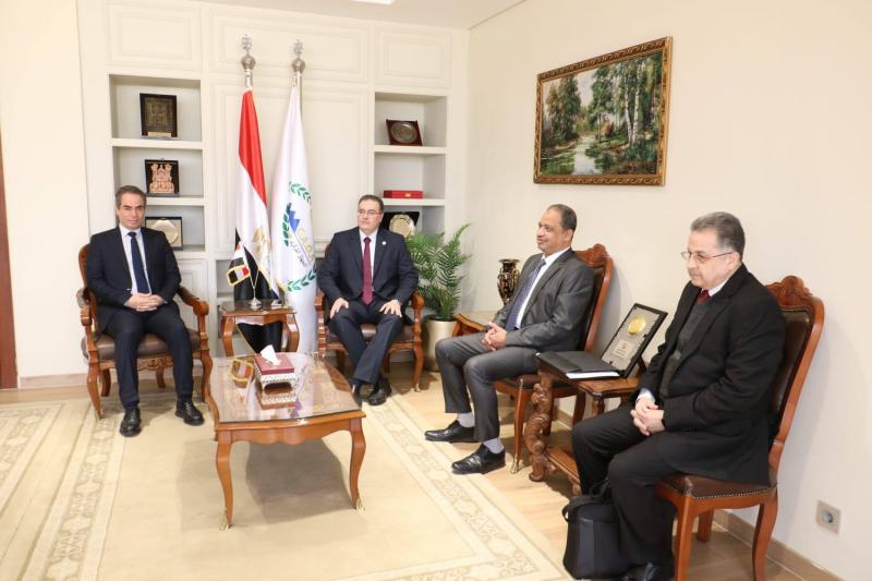 المهندس حاتم نبيل، رئيس الجهاز المركزي للتنظيم والإدارةمع السيد أحمد المسلماني، رئيس الهيئة الوطنية للإعلام