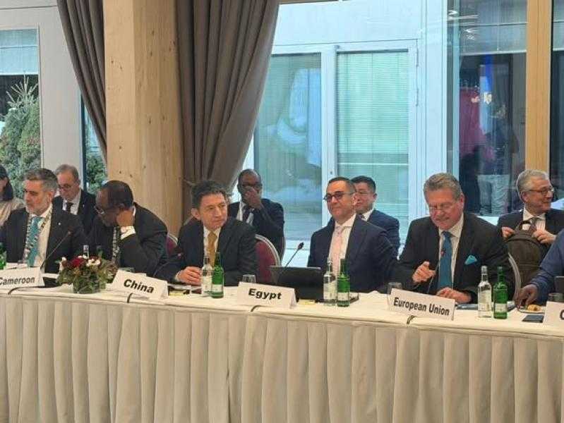 في إطار مشاركته في منتدى دافوس....وزير الاستثمار والتجارة الخارجية يشارك في المؤتمر الوزاري المصغر للدول الأعضاء في منظمة التجارة العالمية