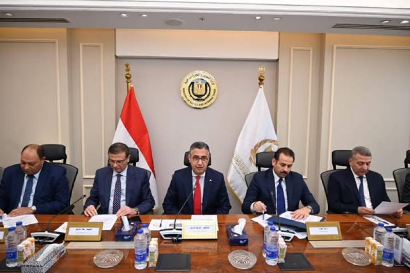 استقبل وزير التموين والتجارة الداخلية، بمقر الوزارة بالعاصمة الإدارية الجديدة، السيد علاء فاروق وزير الزراعة واستصلاح الأراضي