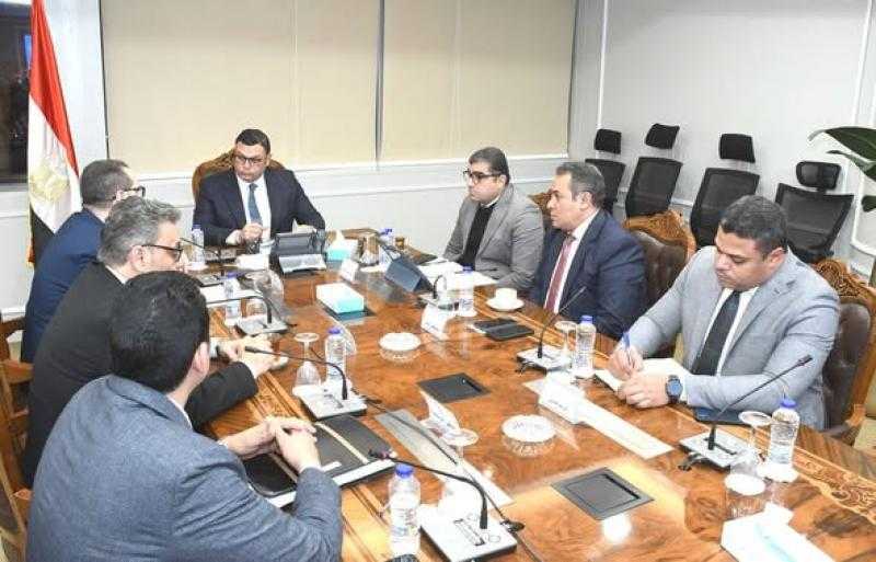 ” الشربيني  ” يعقد اجتماعًا لمتابعة ملفات عمل الهيئة العامة للتنمية السياحية