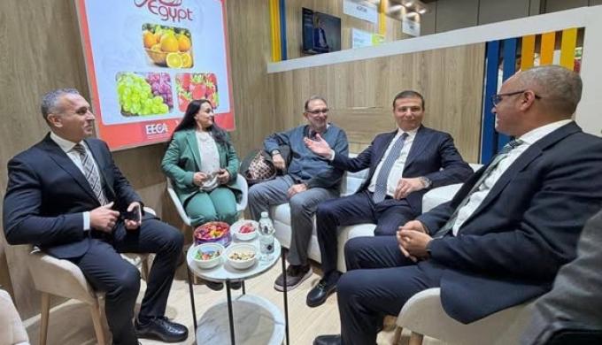 رئيس ” سلامة الغذاء ” ووزير الزراعة يفتتحان الجناح المصري بمعرض فروت لوجيستيكا الدولي