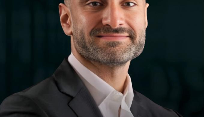 معتز الطوخي يقود التميز التجاري لقطاع B2B في eamp; مصر وينضم لشبكة الرؤساء التنفيذيين