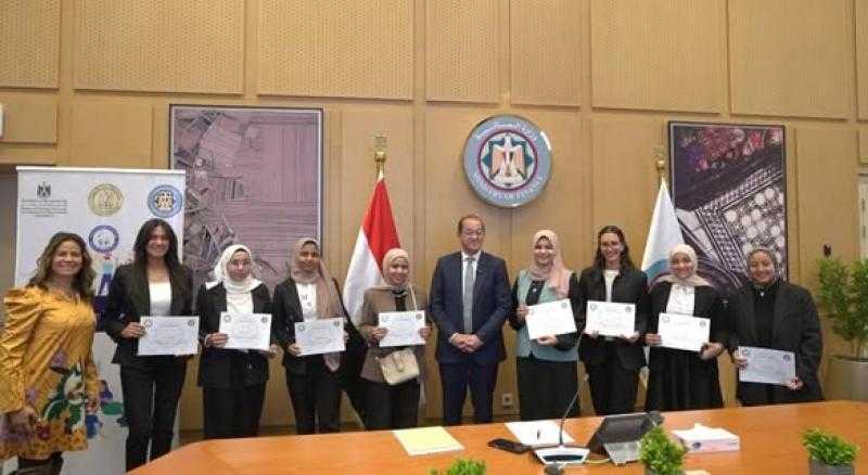 وزير المالية يكرم الشباب الفائزين في مسابقة «أكثر الأفكار الإبداعية لموازنة المواطن»