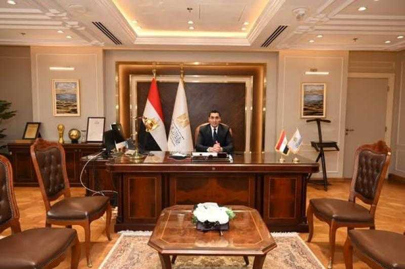 جوهر نبيل يصل مقر الوزارة لمباشرة مهام عمله وزيرًا للشباب والرياضة عقب أداء اليمين الدستورية