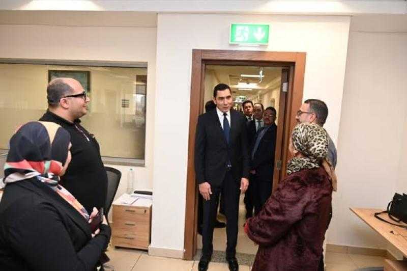 وزير الشباب والرياضة يتفقد قطاعات الوزارة في أول أيام عمله