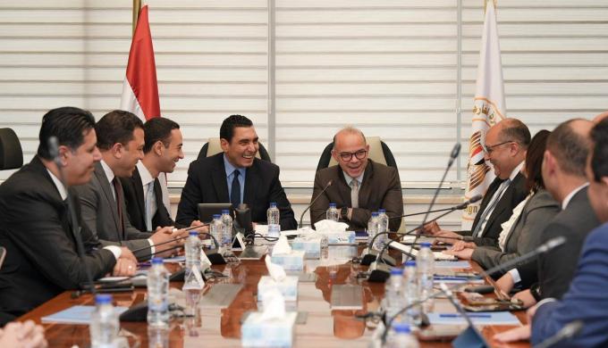 وزيرا الاستثمار والتجارة الخارجية والشباب والرياضة يبحثان آليات تأسيس صندوق استثمار لدعم المواهب الرياضية