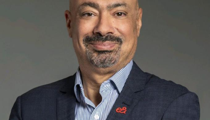 مجموعة إي آند  ( e ) تقبل استقالة حاتم دويدار وتُعين مسعود شريف رئيسًا تنفيذيًا جديدًا