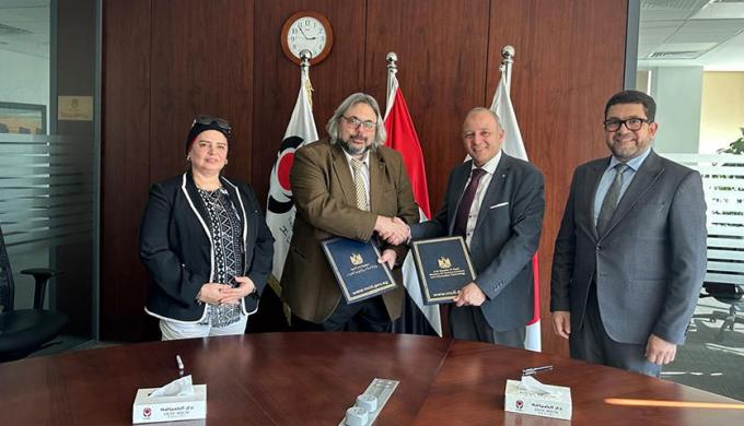 توقيع اتفاقية بين الأكاديمية الوطنية للأشخاص ذوي الإعاقة والجامعة المصرية اليابانية لتعزيز الابتكار في التكنولوجيا المساعدة