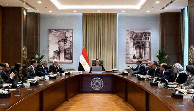 رئيس الوزراء يتابع الاستعدادات الجارية للمراجعة السابعة لبرنامج الإصلاح الاقتصادي مع وزير المالية