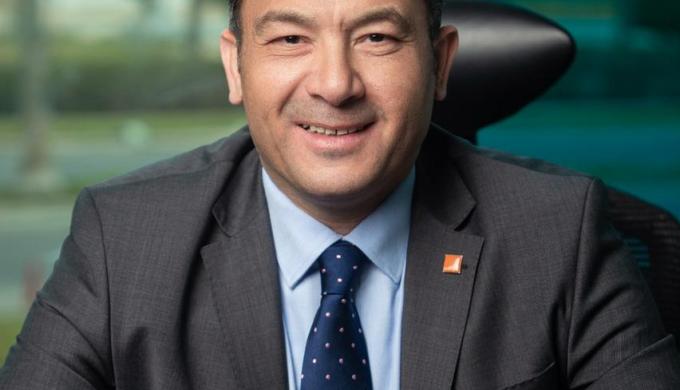 أحمد حسان عامر يكتب : إدارة هشام مهران ل ” اورنج مصر ”  ..قيادات غيرت الواقع و صنعت الفارق