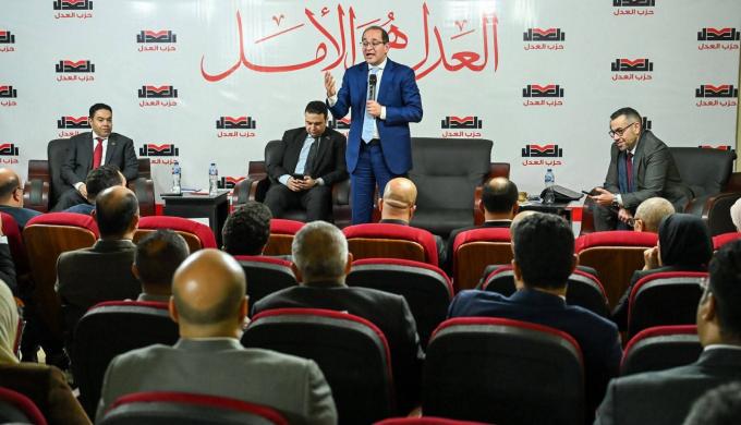 ” كجوك ” يطرح رؤية وزارة المالية تجاة التحديات الحالية خلال لقائه مع قيادات حزب العدل