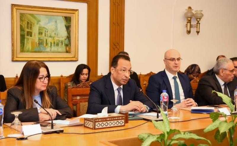 ” هندى ”  : زيادة مدة الإعفاء الممنوح لأجهزة التليفون المحمول للمصريين المقيمين بالخارج عند زيارتهم للبلاد إلى 120  يوماً