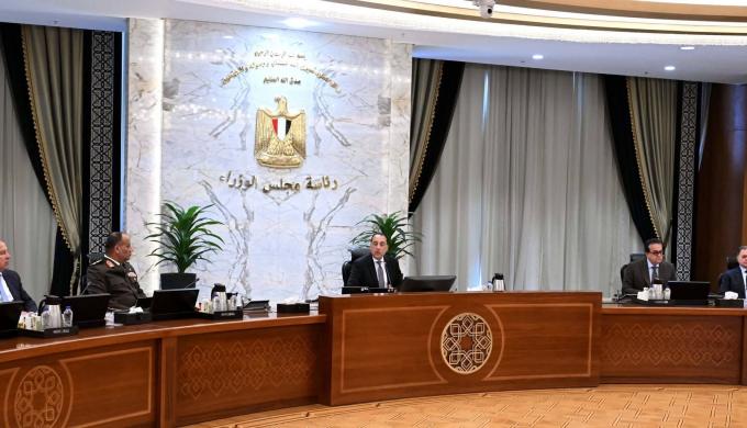 مدبولي :  الحكومة تواصل المتابعة الدءوب لتداعيات الأحداث بالمنطقة حتى يتسنى لها التحرك بما يحمي استقرار الاقتصاد المصري