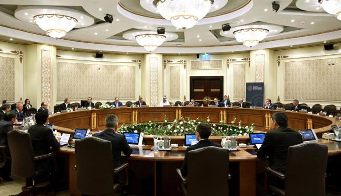 رئيس الوزراء يعقد مائدة مستديرة مع القيادات التنفيذية لشركات الطاقة العالمية العاملة في مصر