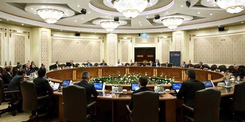 رئيس الوزراء يعقد مائدة مستديرة مع القيادات التنفيذية لشركات الطاقة العالمية العاملة في مصر