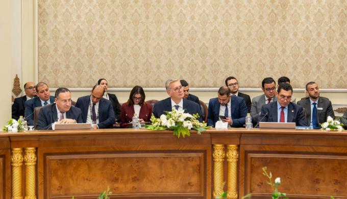 وزراء البترول والثروة المعدنية والتعليم العالي والبحث العلمي والشباب والرياضة يعقدون مائدة مستديرة لتمكين وتأهيل الكفاءات الشابة بقطاع الطاقة