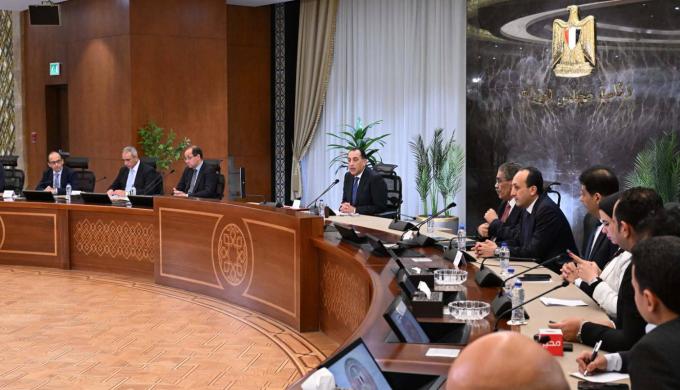 ” مدبولى ” : قرار بزيادة المخزون إلى تسعة أشهر تأميناً للسلع الاستراتيجية وليكون لدى الدولة القدرة على تحقيق توازن الأسعار في الفترة القادمة