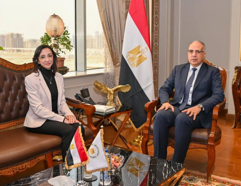 وزير الموارد المائية والري ومحافظ البحيرة يناقشان تعزيز التعاون المشترك