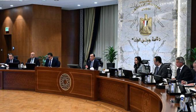 رئيس الوزراء يُتابع إجراءات مواجهة المخاطر المرتبطة بالمنصات والألعاب الالكترونية لحماية النشء في البيئة الرقمية