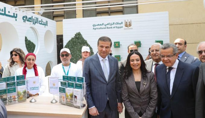 مشاركة مميزة للبنك الزراعي المصري في معرض زهور الربيع وإقبال كبير على جناح البنك في أول يوم