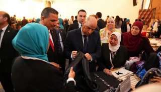 وزير العمل يشهد ثمار مراكز التدريب المهني وتأهيل الشباب لسوق العمل ..ويشيد بجودة ”المنتجات”