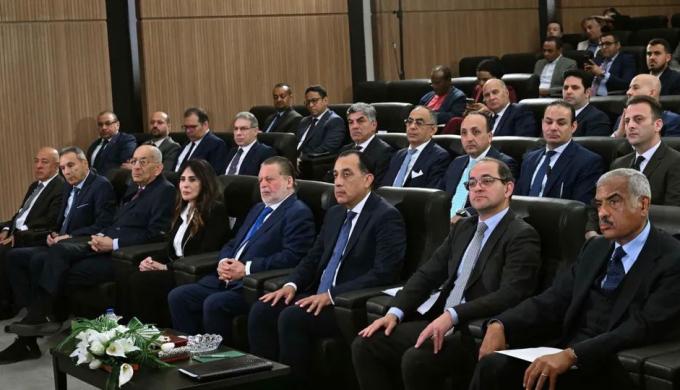 رئيس الوزراء يشهد الإعلان عن تفاصيل مشروع (The Spine) بمدينة القاهرة الجديدة باستثمارات تتجاوز 1.4 تريليون جنيه