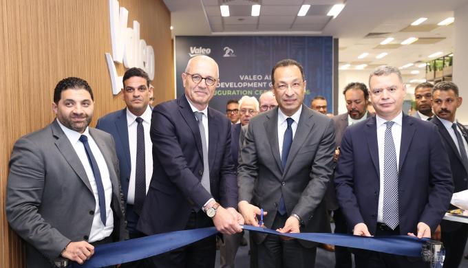 وزير الاتصالات يفتتح مركز تطوير الذكاء الاصطناعي لشركة فاليو Valeo بالقرية الذكية