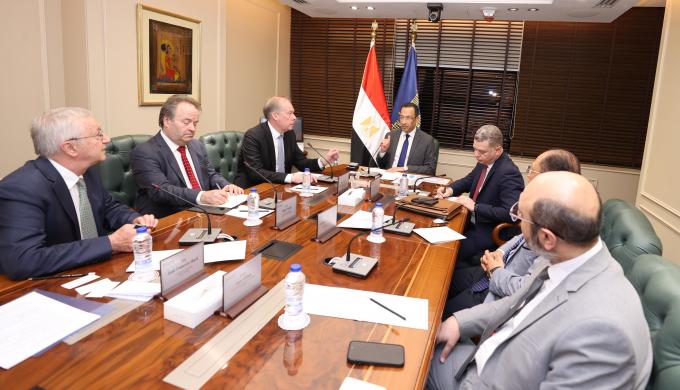 وزير الاتصالات يبحث مع HMD Global خطط التوسع في تصنيع وتصدير هواتف Nokia من مصر