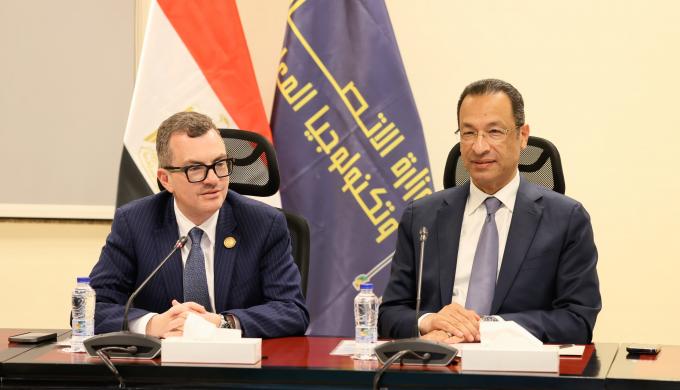 تعاون ثلاثي بين الاتصالات والتخطيط والمالية لدفع التحول الرقمي وترتيب اتفاقيات مع كبرى الشركات العالمية