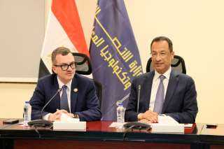 تعاون ثلاثي بين الاتصالات والتخطيط والمالية لدفع التحول الرقمي وترتيب اتفاقيات مع كبرى الشركات العالمية