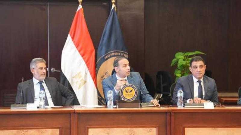 ” الرقابة المالية ” :  يبحث مع الخبراء الإكتواريين سبل النهوض بالنشاط وزيادة أعداد الممارسين