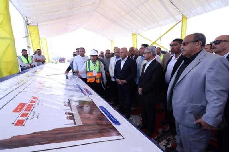 وزير النقل يشهد التشغيل التجريبي للمرحلة الأولى من محور الفشن التنموي ببنى سويف والمرحلتين الثانية والثالثة من محور ديروط التنموي بأسيوط) وفتحهم أمام حركة المرور