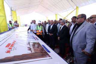 وزير النقل يشهد التشغيل التجريبي للمرحلة الأولى من محور الفشن التنموي ببنى سويف والمرحلتين الثانية والثالثة من محور ديروط التنموي بأسيوط) وفتحهم أمام حركة المرور