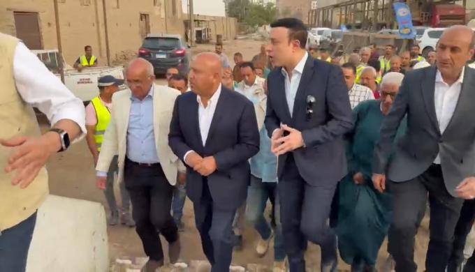 كامل الوزير يتفقد محور أبوتيج – ساحل سليم ويوجه بسرعة الإنجاز