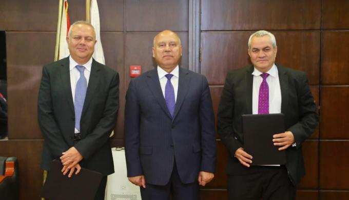 ” سكاي بورتس ”  توقع مذكرة تفاهم مع وزارة النقل لإنشاء ميناء جاف ببرج العرب