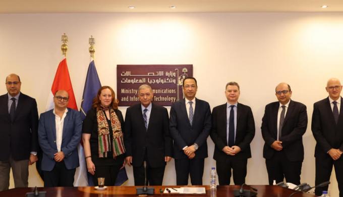 Minister of Communications Discusses with Digital Economy Division Ways to Support Startups and Boost Digital Trade