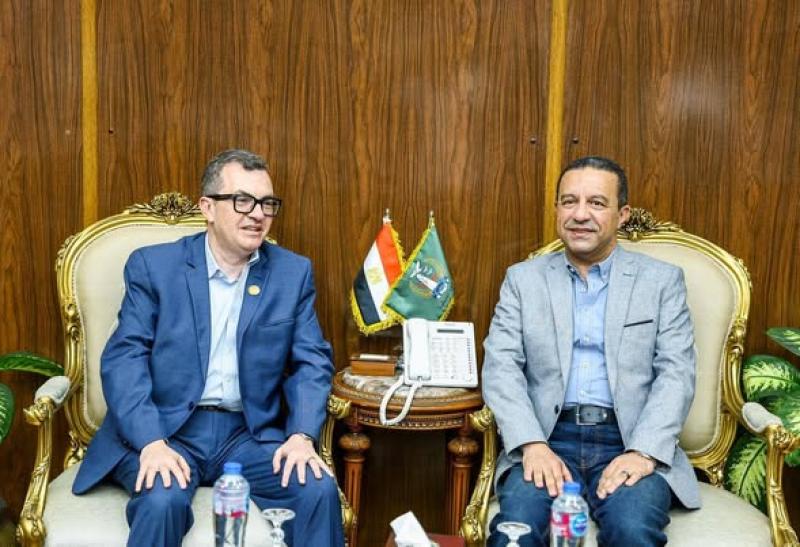 وزير التخطيط,احمد رستم في الاجتماع مع اللواء عمرو غريب محافظ المنوفية