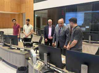 وزير الكهرباء والطاقة المتجددة يقضي أول أيام العيد مع العاملين في المركز القومي للتحكم في الطاقة