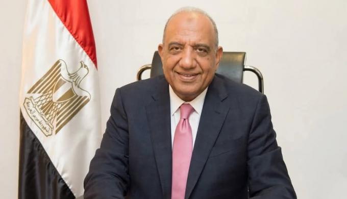 وزير الكهرباء والطاقة المتجددة يتابع عمل لجان المرور الميداني والمتابعة والتفتيش على مراكز الخدمة والشحن والتحكم الآلي وورديات إعادة التيار التابعة لشركات توزيع الكهرباء خلال إجازة عيد الأضحى المبارك