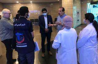 نائب وزير الصحة يتفقد الحجر الصحي بمطار القاهرة ويتابع إجراءات استقبال الحجاج والقادمين